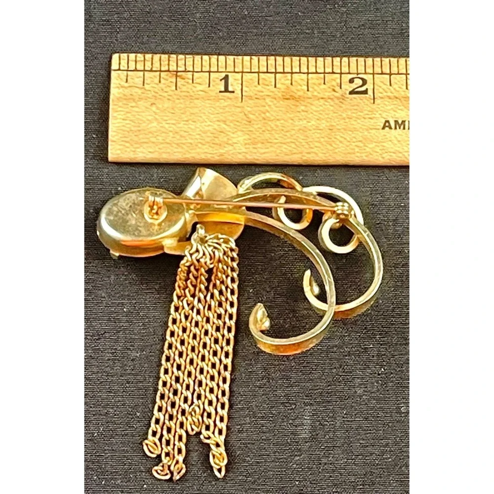 Retro Gold Tone Brooch Purple Glass Rhinestone Tassel Dangle Pin Unsigned Vintag